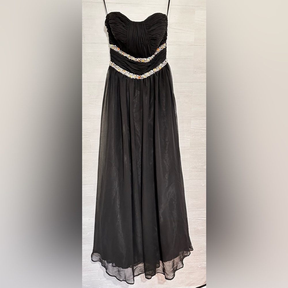 J&J Strapless Evening Dress Size 6